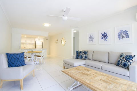 The White House Port Douglas - Phillip Island Accommodation 5