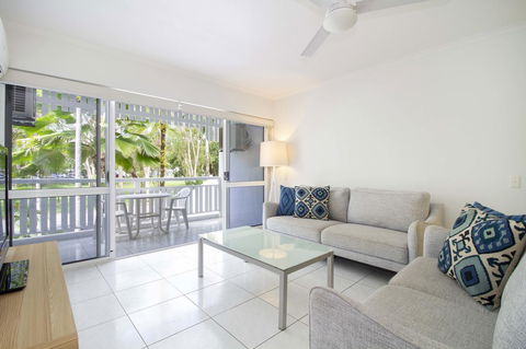 The White House Port Douglas - Phillip Island Accommodation 27