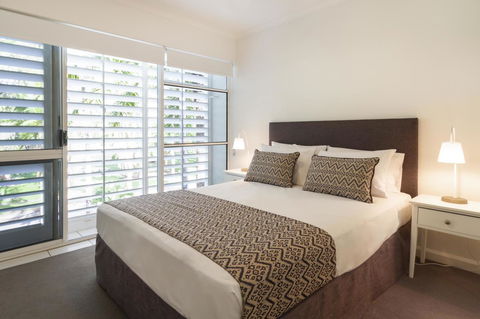 The White House Port Douglas - Phillip Island Accommodation 6
