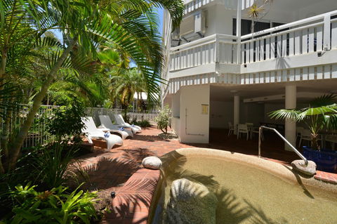 The White House Port Douglas - Phillip Island Accommodation 19