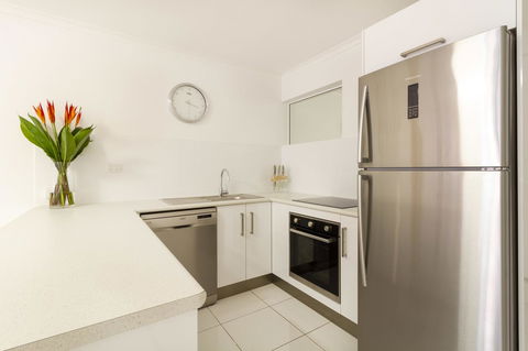 The White House Port Douglas - Phillip Island Accommodation 11