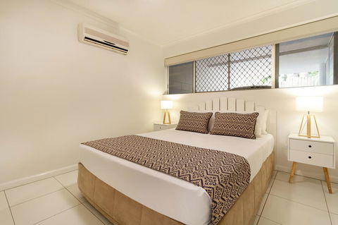 The White House Port Douglas - Phillip Island Accommodation 8