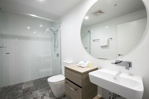 Qube Broadbeach - Phillip Island Accommodation 39