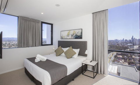 Qube Broadbeach - Phillip Island Accommodation 1