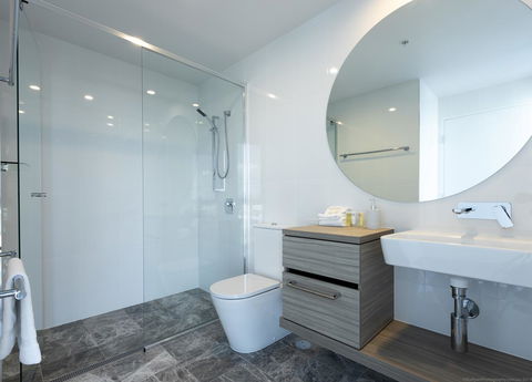 Qube Broadbeach - Phillip Island Accommodation 5