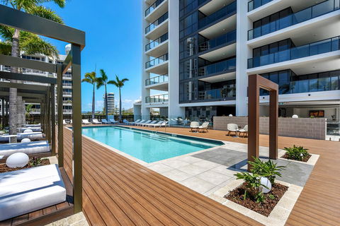 Qube Broadbeach - Phillip Island Accommodation 0