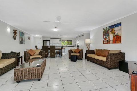 Roydon Beachfront Apartments - Phillip Island Accommodation 1