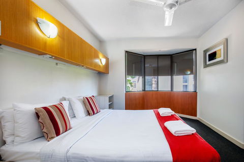 Tiki Hotel Apartments Surfers Paradise - Phillip Island Accommodation 1