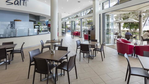 Oaks Hervey Bay Resort And Spa - Phillip Island Accommodation 26