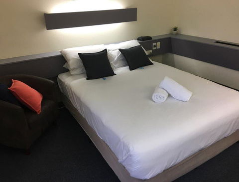 Emerald Central Hotel Official - Phillip Island Accommodation 20