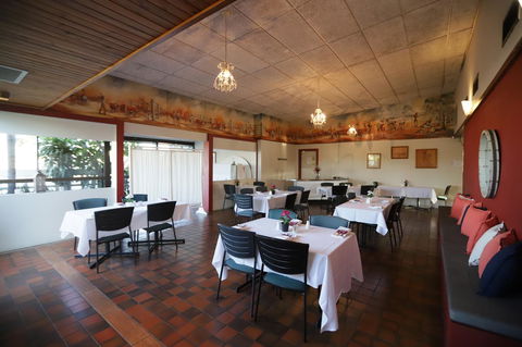 Emerald Central Hotel Official - Phillip Island Accommodation 11
