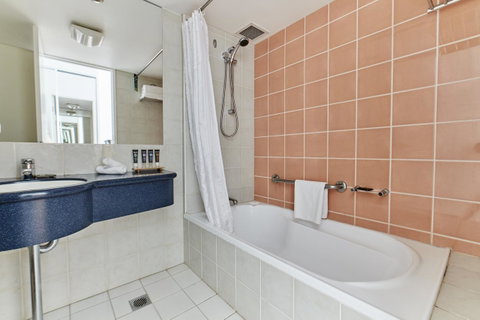 Novotel Cairns Oasis Resort - Phillip Island Accommodation 2