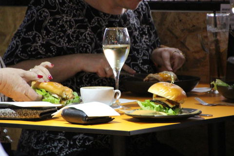 George Williams Hotel - Phillip Island Accommodation 26