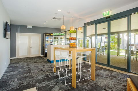 Mantra Hervey Bay - Phillip Island Accommodation 7