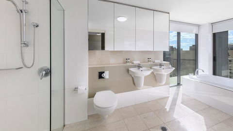 Oaks Brisbane On Felix Suites - Phillip Island Accommodation 9