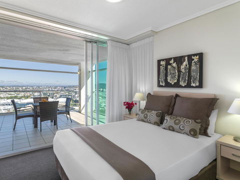 Oaks Brisbane Casino Tower Suites - Phillip Island Accommodation 9