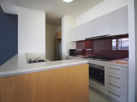 Oaks Brisbane Casino Tower Suites - Phillip Island Accommodation 18