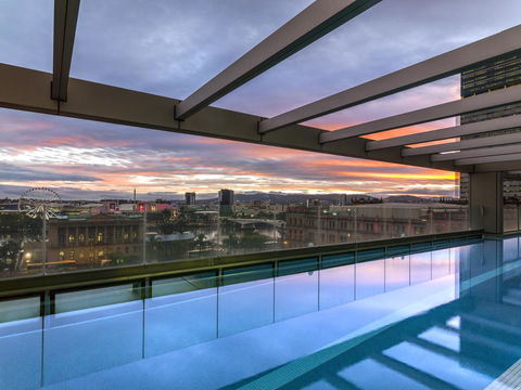 Oaks Brisbane Casino Tower Suites - Phillip Island Accommodation 1