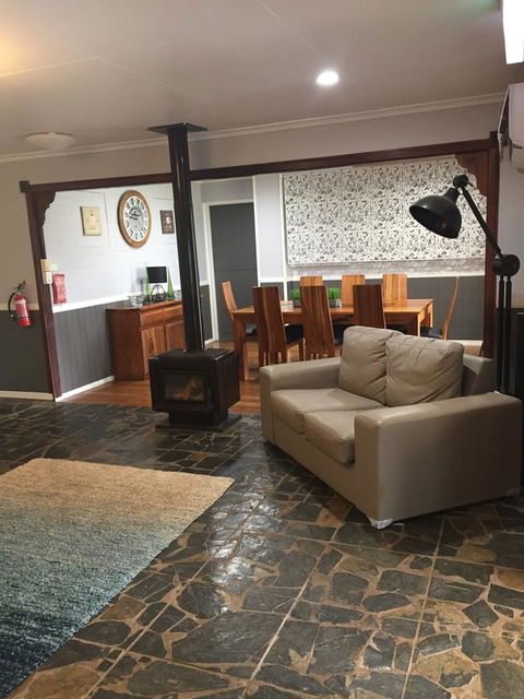 Malanda Manor Guesthouse - Phillip Island Accommodation 21