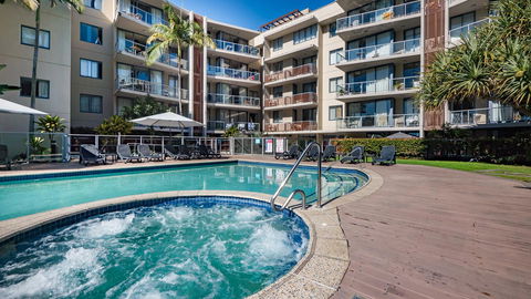 Swell Resort Burleigh Heads - Phillip Island Accommodation 1