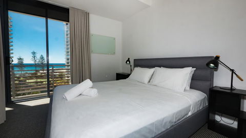 Swell Resort Burleigh Heads - Phillip Island Accommodation 3