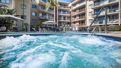 Swell Resort Burleigh Heads - Phillip Island Accommodation 12