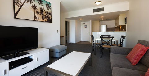 Swell Resort Burleigh Heads - Phillip Island Accommodation 21