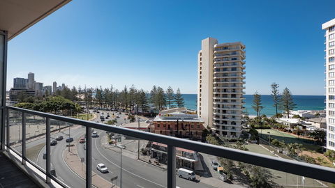 Swell Resort Burleigh Heads - Phillip Island Accommodation 32