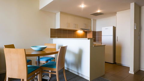 Swell Resort Burleigh Heads - Phillip Island Accommodation 4