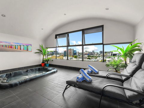 Central Brunswick Apartment Hotel - Phillip Island Accommodation 11