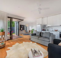 Sam's Buderim Mountain Guest House - Phillip Island Accommodation