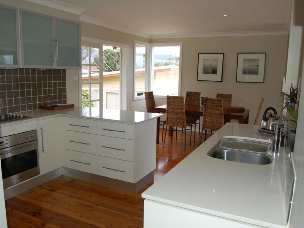 Unanderra NSW Phillip Island Accommodation