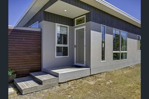 Weston Farm Seaside Stay - Phillip Island Accommodation 1