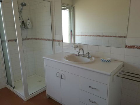 Whole Storey 2 Bedrooms+Kitchen+Living Room In Glen Waverley - Phillip Island Accommodation 1