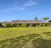 Wine Country Homestead 4-6br House