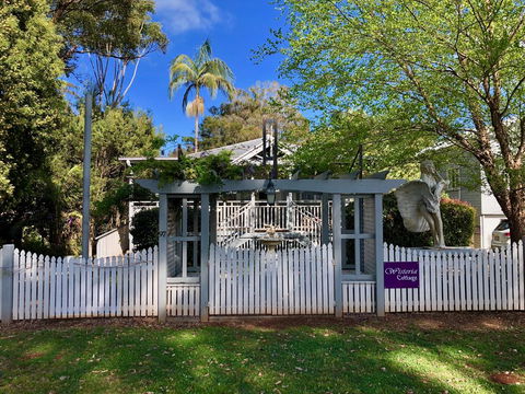 Wisteria Cottage 95 Main Western Road - Phillip Island Accommodation 0