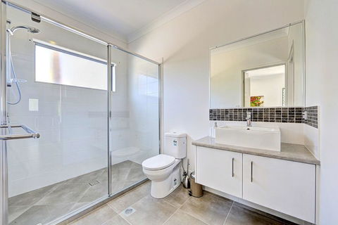 Woodgate Beach Houses - Phillip Island Accommodation 3