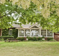 York Cottage - grand gate house and enchanting gardens - Phillip Island Accommodation