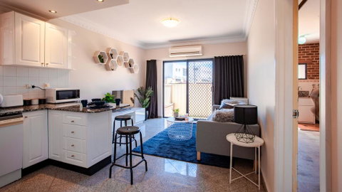 Your Home Here In Sydney - Phillip Island Accommodation 3