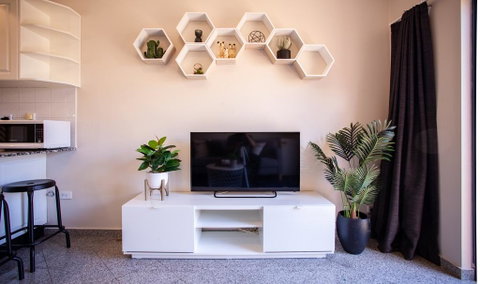Your Home Here In Sydney - Phillip Island Accommodation 1