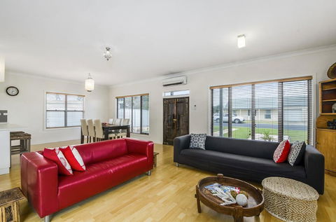 Zaahira House - Phillip Island Accommodation 1