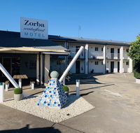 Zorba Waterfront Motel