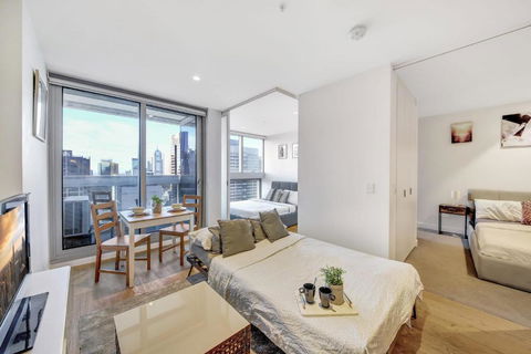 A Chic 2BR Apt Near Southern Cross City Views - Phillip Island Accommodation 3