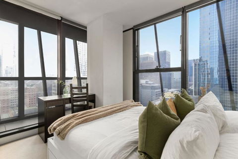 A Chic & Comfy 2BR Apt On Collins With City Views - Phillip Island Accommodation 1