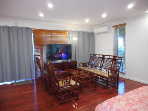 A Spacious Holiday Suite - Phillip Island Accommodation 0