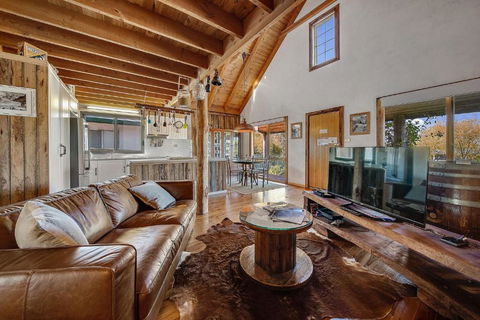 Aarlaur 2 - Charming 2BR Rustic Home L Bath L Fire Pit L WiFi L Air-Con - Phillip Island Accommodation 0