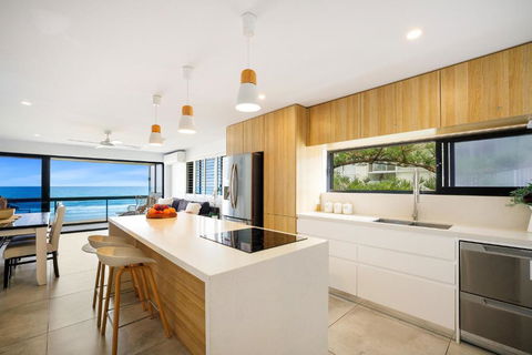 Absolute Beach Front Renovated 3 Bdrm 2 Bath App - Phillip Island Accommodation 2