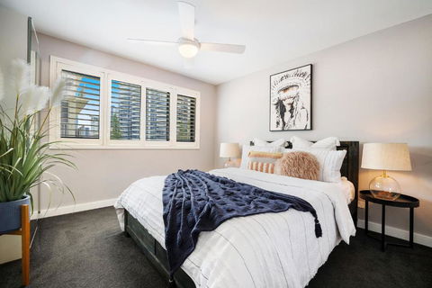 Absolute Beach Front Renovated 3 Bdrm 2 Bath App - Phillip Island Accommodation 3