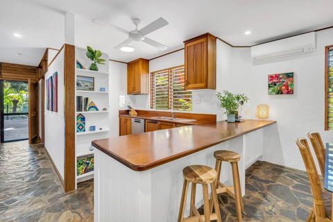 Absolute Beachfront, Heart Of Port Douglas - 24 S - Phillip Island Accommodation 2