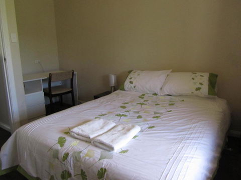 Acacia Cottage - Phillip Island Accommodation 1